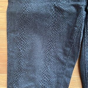 NEW Levi's Black Snakeskin Pattern Jeans. High waisted!